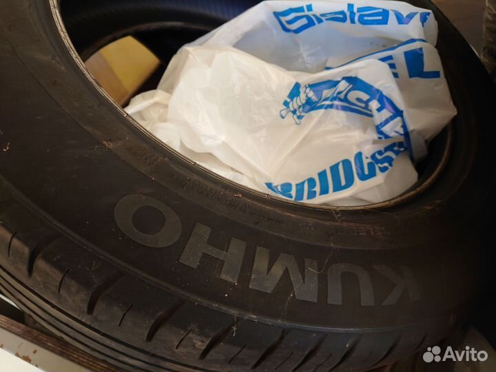 Kumho Ecsta HS51 225/55 R17