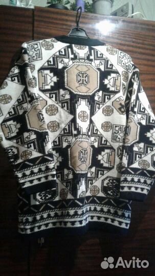 Очень теплый женский свитер плотной вязки