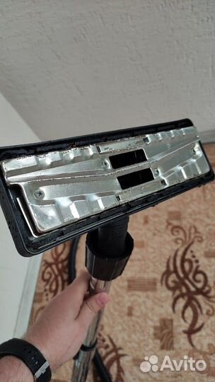 Шланг, труба и щётка для пылесоса