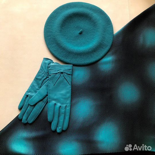 Берет перчатки платок