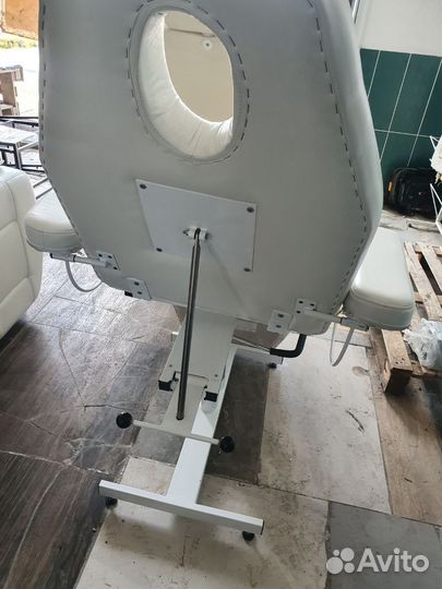 Кушетка косметологическая б у