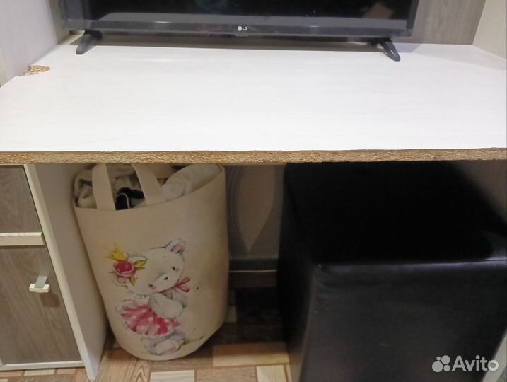 Письменный стол