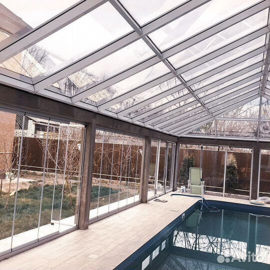 Безрамное остекление крупных объектов