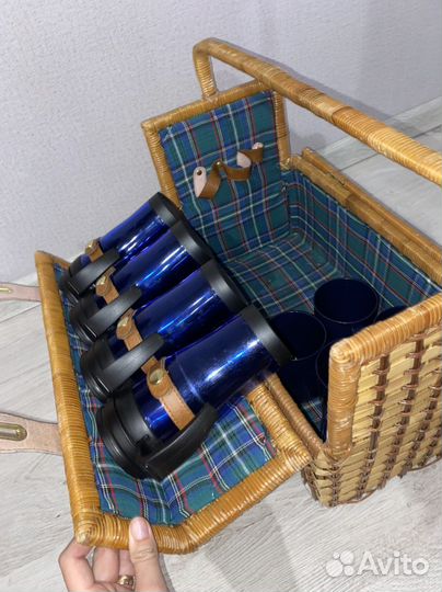 Набор для пикника в чемодане