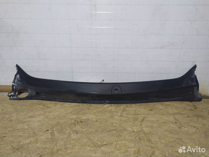 Жабо накладка под лобовое стекло Renault Logan 2