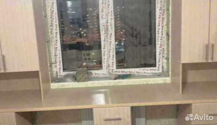 Детская рабочая зона у окна