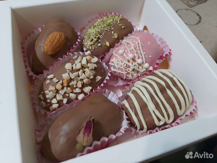 Финики в шоколаде