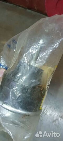 Опора двигателя Sasic8431731