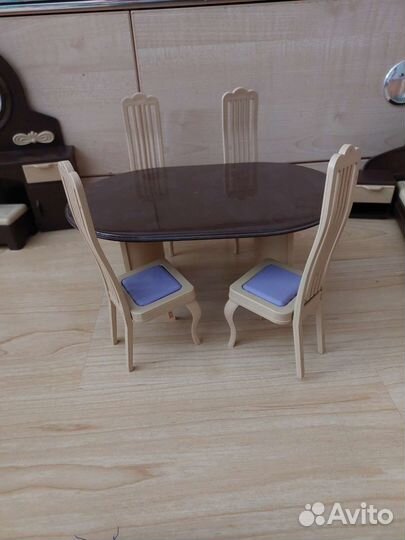 Мебель для кукольного домика