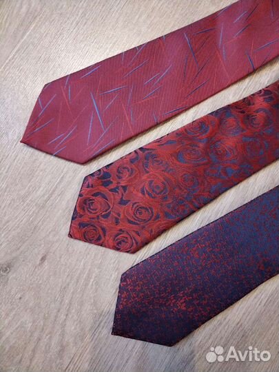 Галстук новый шелковый