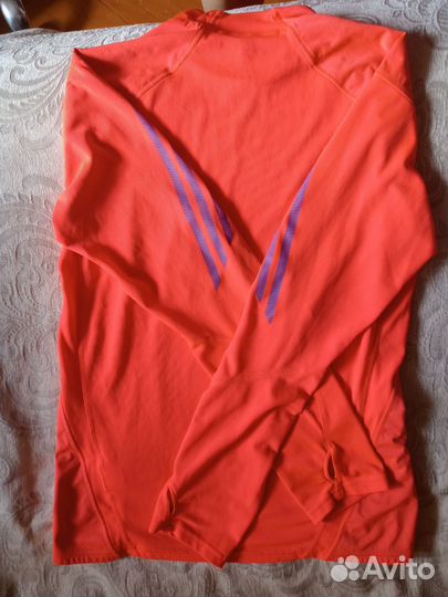 Технологичная футболка Adidas беговая