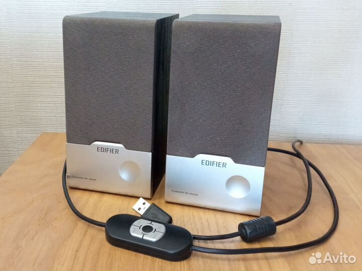 Колонки для компьютера Edifier R18USB