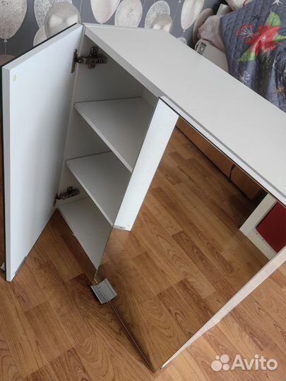 Зеркальный шкаф в ванную бу