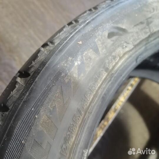 Bridgestone Blizzak DM-V2 285/45 R22