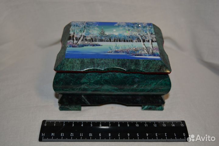 Шкатулка из змеевика