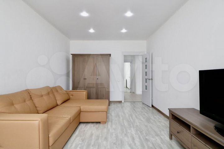 2-к. квартира, 67 м², 7/10 эт.