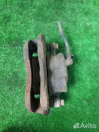 Суппорт тормозной передний правый Mitsubishi