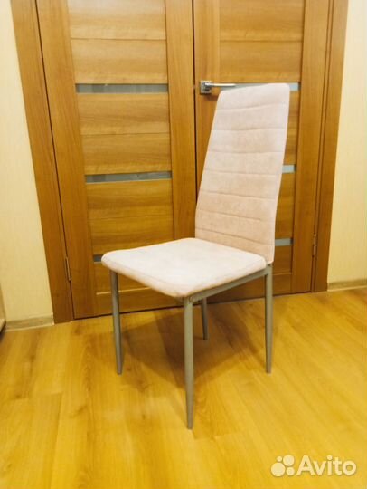 Стул новый розовый