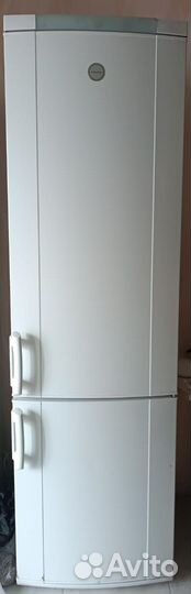 Холодильник Electrolux ERB 9042