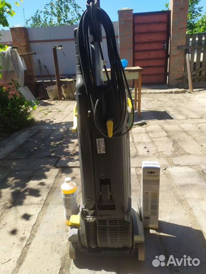 Моющий пылесос karcher