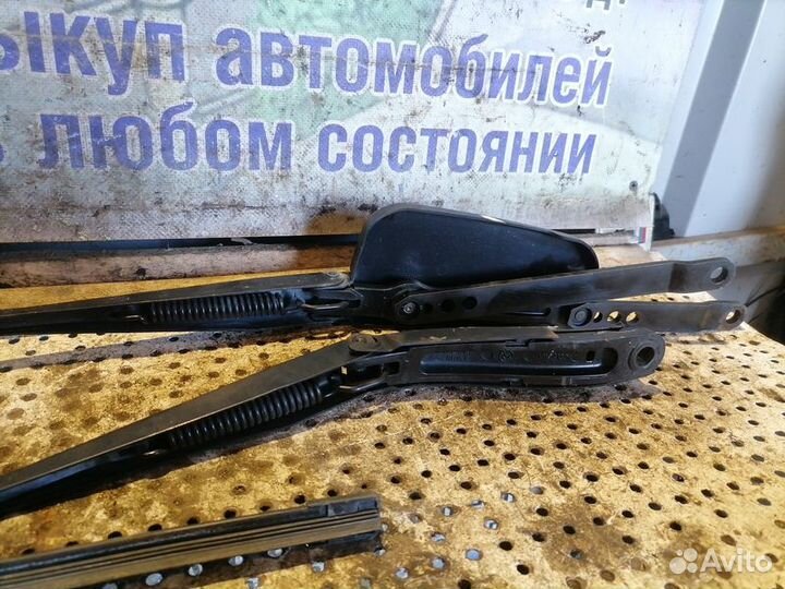 Поводок стеклоочистителя Mercedes-Benz ML350 (W164