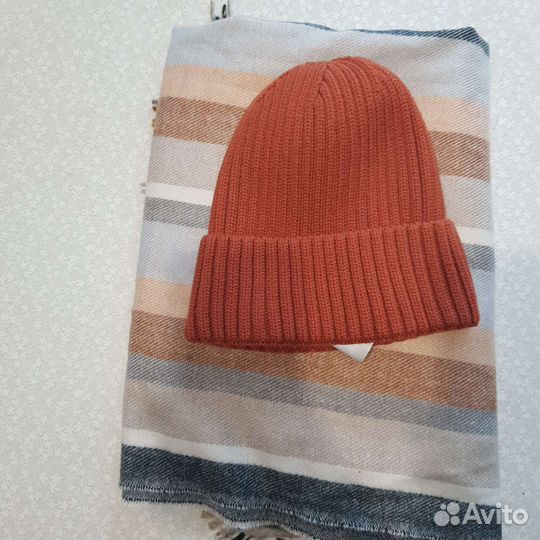 Шапка женская вязаная