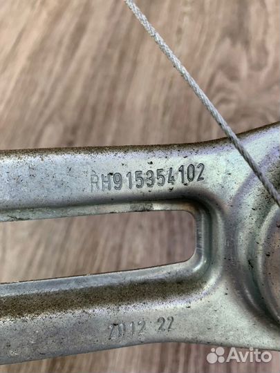 Стеклоподъемник задний правый Opel Astra J хетчбэк