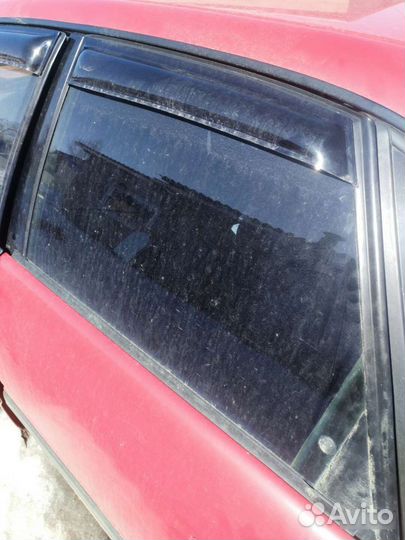 Стекло задней левой двери Audi 100 Ауди 100