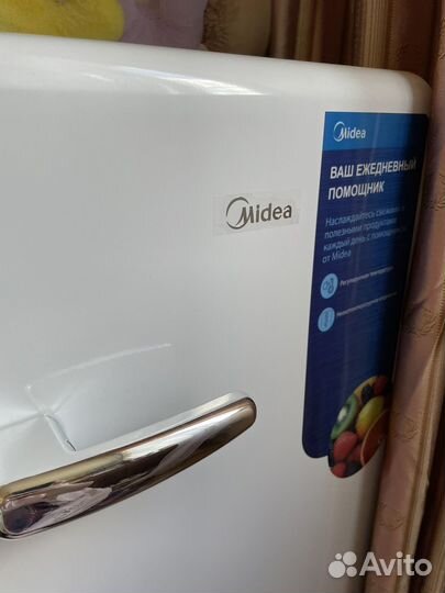 Холодильник Midea ретро