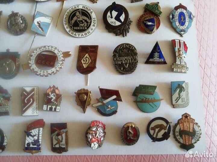 Значки спортивные, цены разные