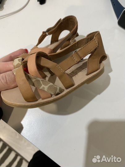 Сандалии zara