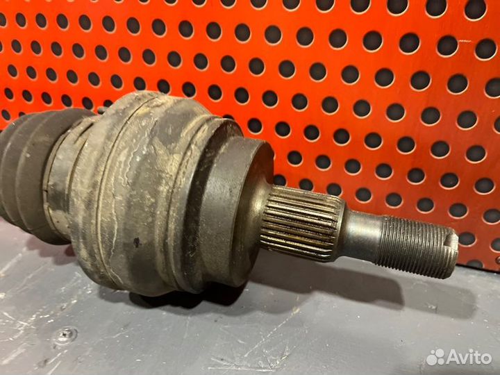 Полуось задняя (приводной вал, шрус) Mercedes-Benz