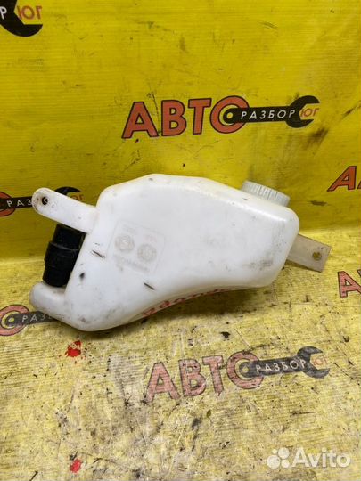 Бачок омывателя Лада Приора 21126 2011