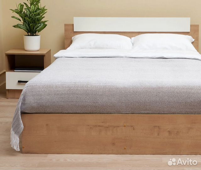 Кровать 140 с матрасом новая