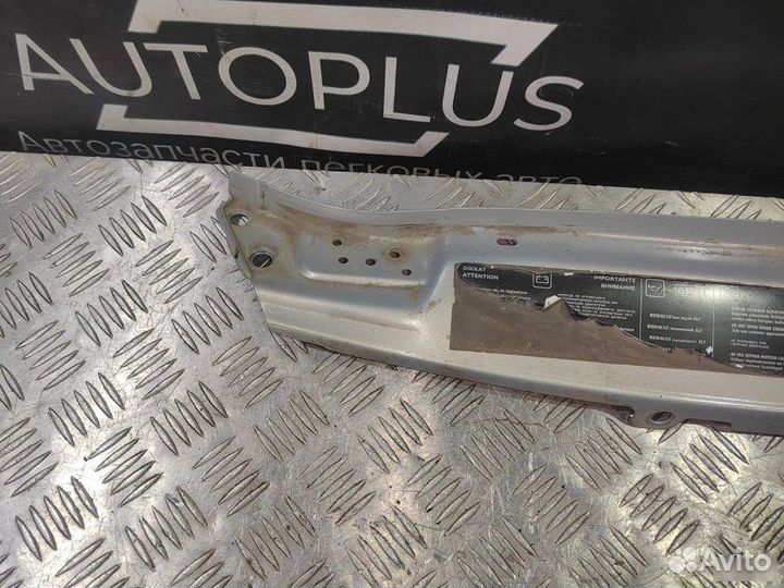 Верхняя рамка телевизора Renault Megane 1 1.6