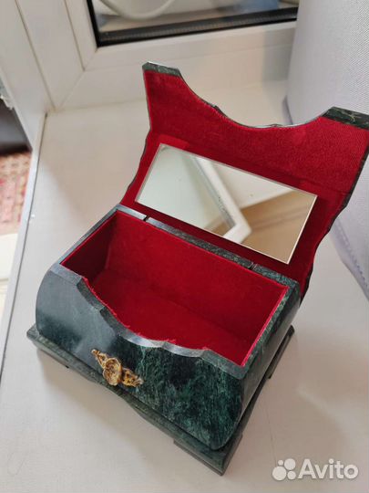 Малахитовая шкатулка