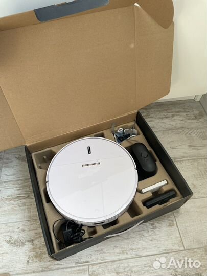 Робот пылесос redmond rv r450