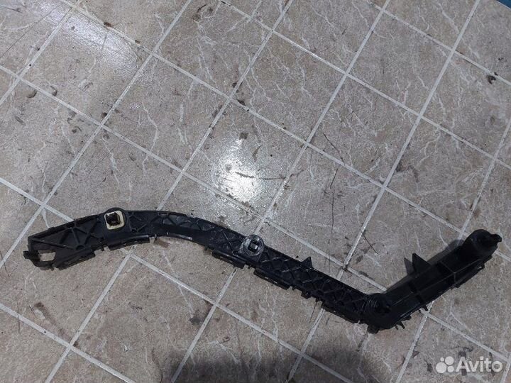 Крепление бампера левое Toyota Land Cruiser Prado