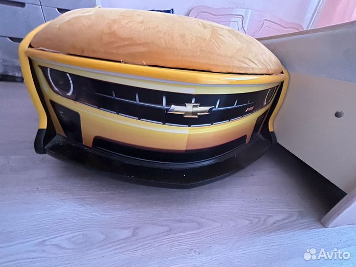 Детская кровать-машина б/у