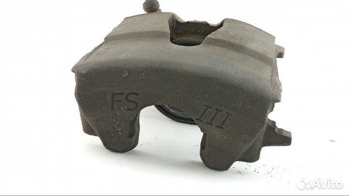 Суппорт передний правый Skoda Yeti 5L cbzb 2010