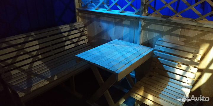 Стол деревянный