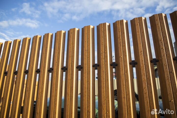 Штакетник металлический Grand Line под дерево золо