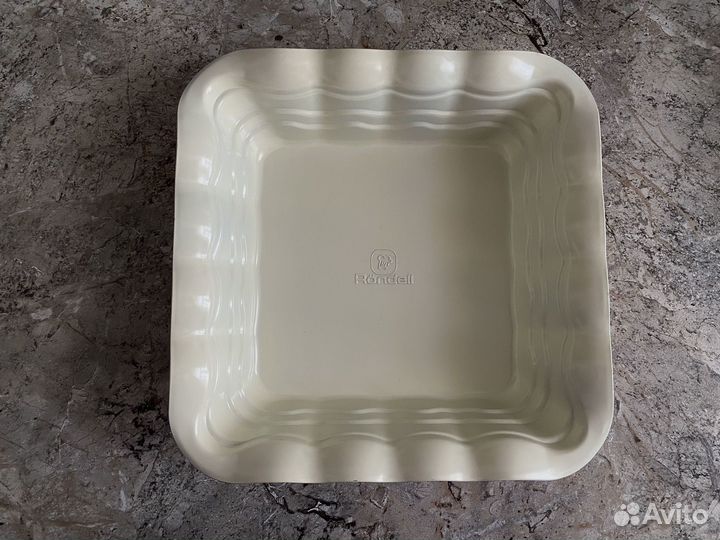 Форма универсальная Rondell Wavy RDF-436, 25х25 см