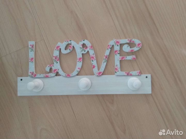 Вешалки в прихожую и комнату