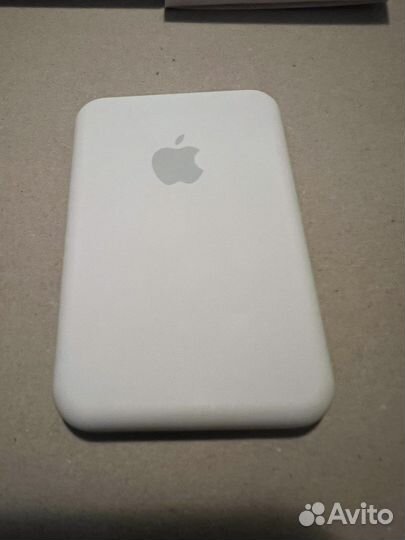 Пауэр банк apple
