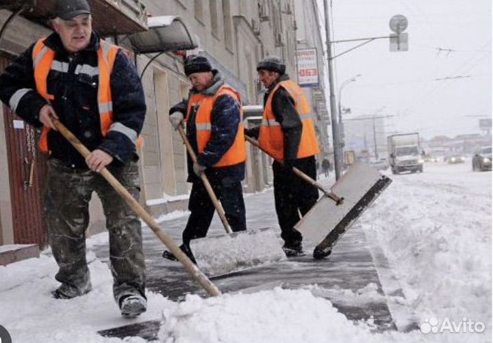 Уборка снега вручную,в частных домах