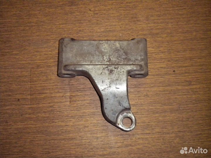 Кронштейн двигателя EJ20 Subaru Impreza GF2