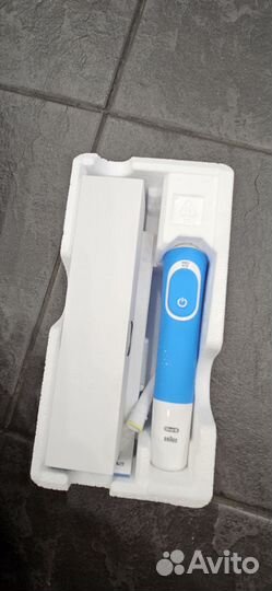 Зубная щетка oral b vitality 100