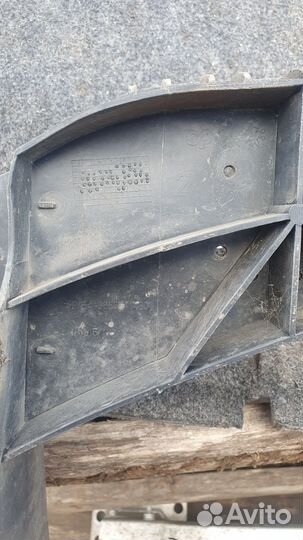 Нижний усилитель бампера peugeot 308