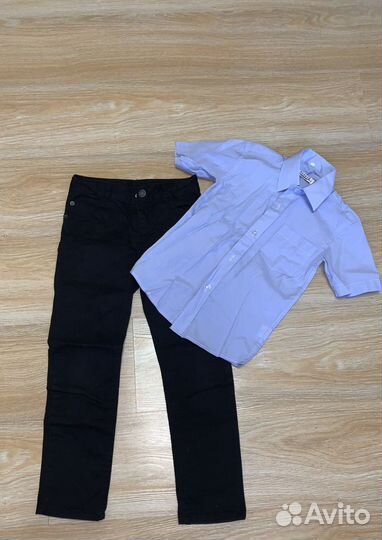 Джинсы и рубашка